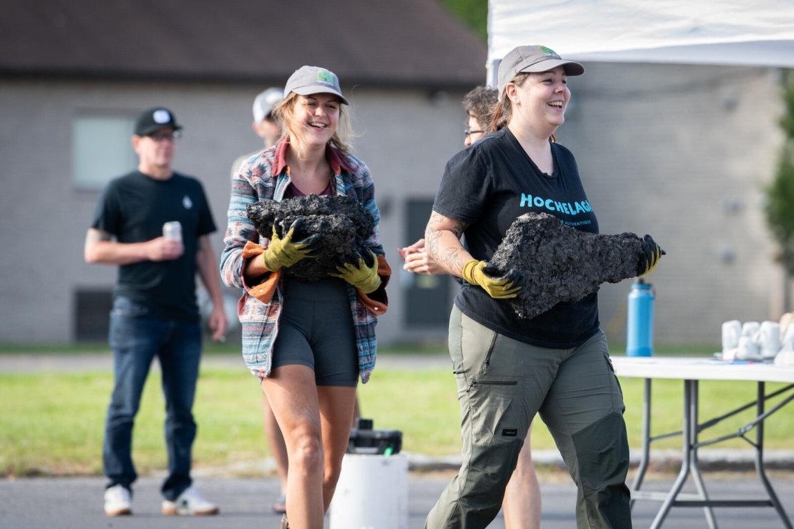 Activité de dépavage 