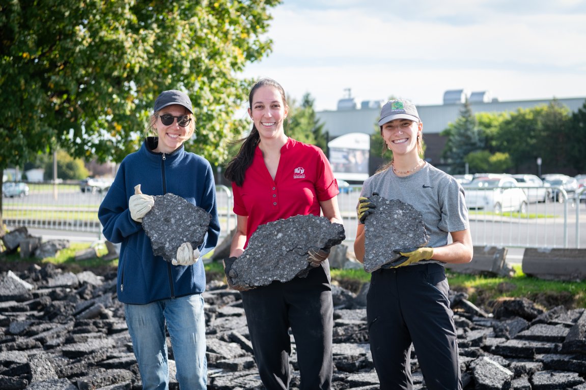 Activité de dépavage à Saint-Jean-sur-Richelieu